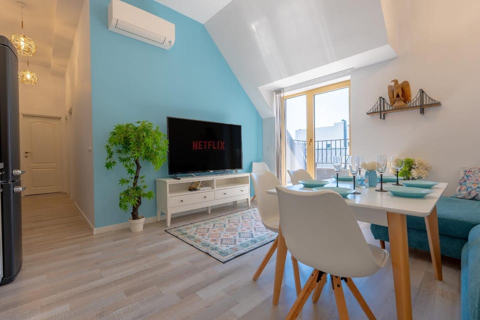 Property building, Day, View (from property/room), Balcony/Terrace, Seating area