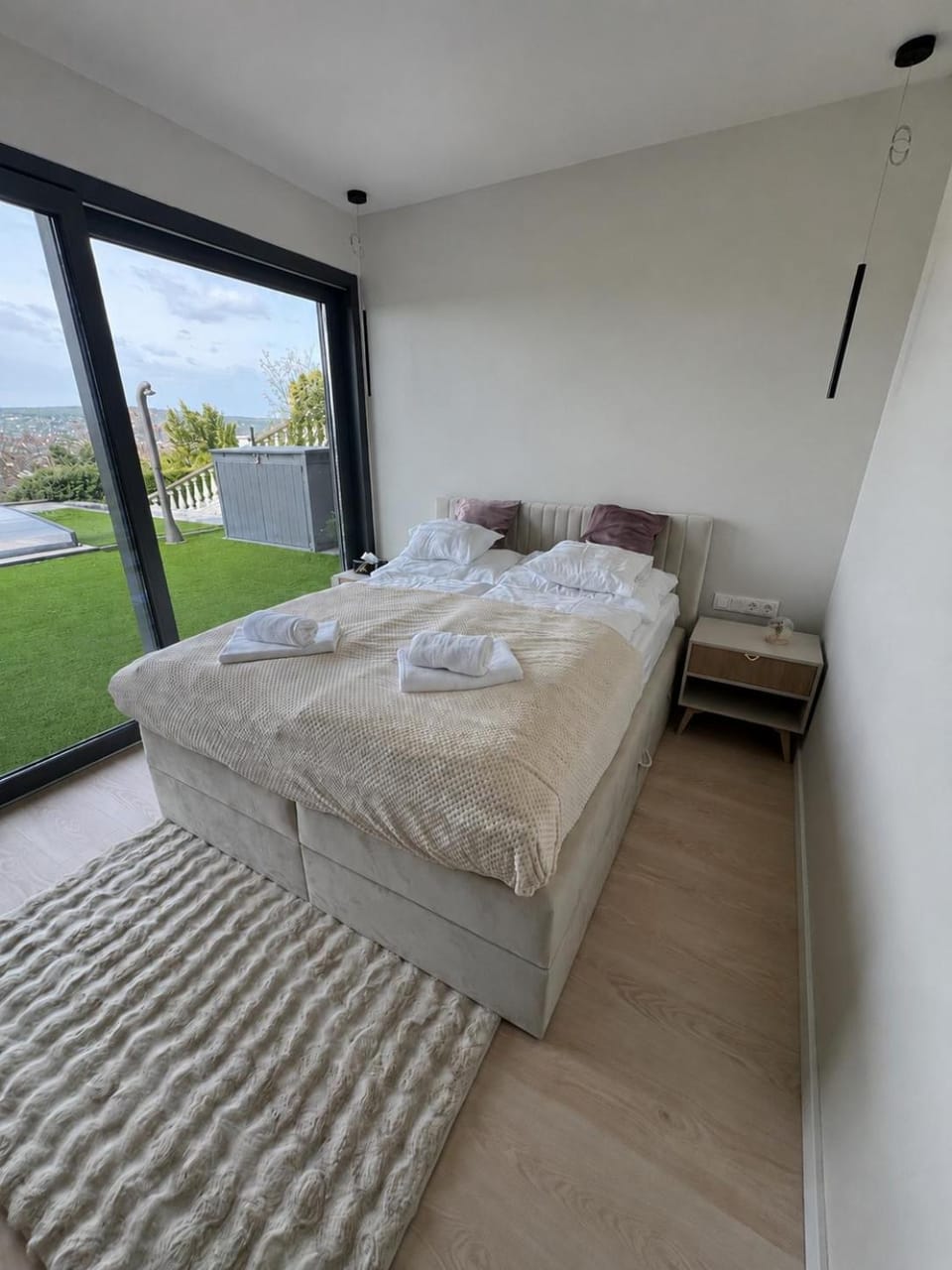 Bedroom, Garden view, Lake view