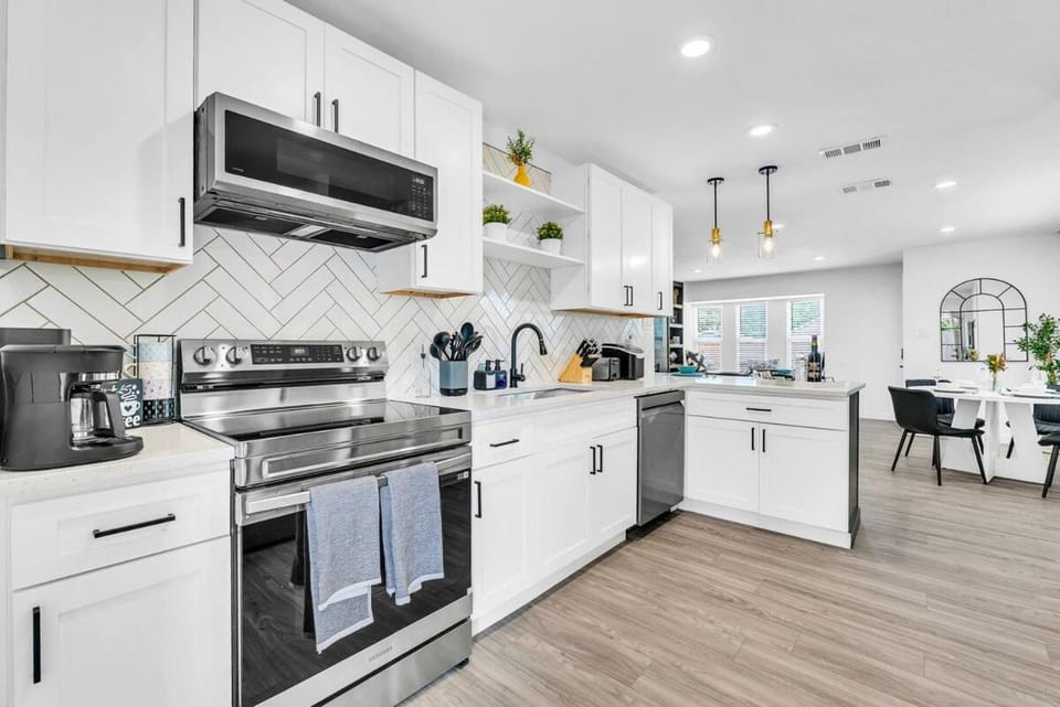 New! Walk to FIFA 2026 Football Games Dallas Stadium! TX LIVE! Globe Life House in Arlington