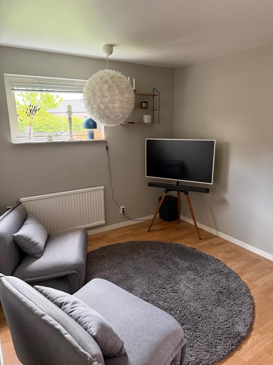 TV and multimedia, Living room, Seating area, Evening entertainment, internet