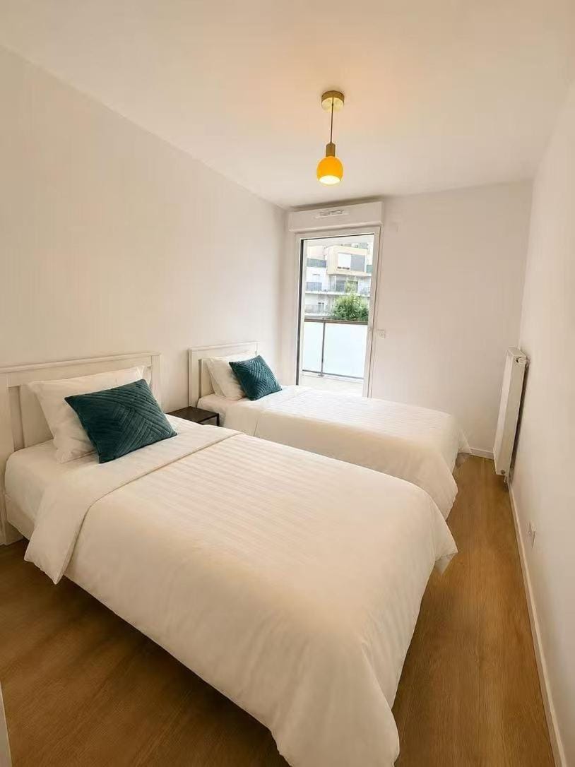 Bed, Bedroom