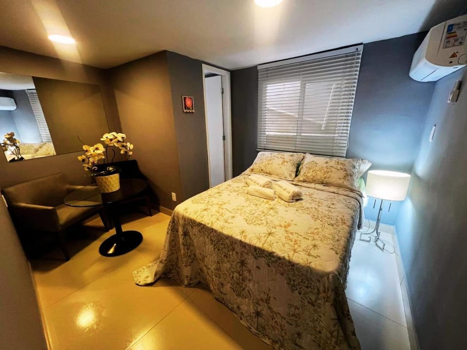 Bed, Photo of the whole room, Seating area, Bedroom, air conditioner