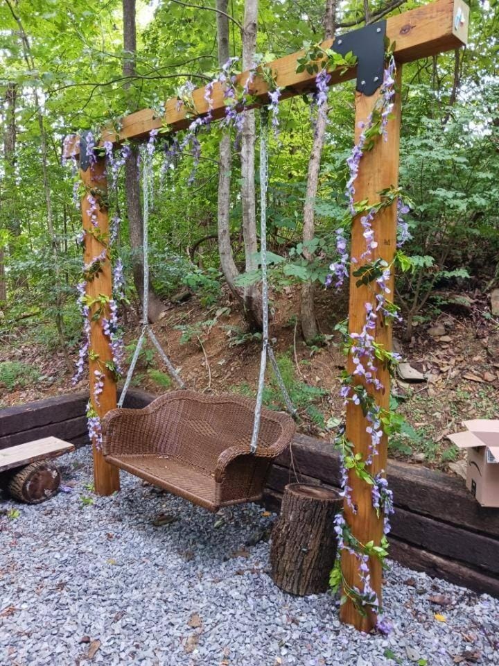 Private Loft Cabin | Hot Tub · Arcade · King Bed Cabin in Gatlinburg