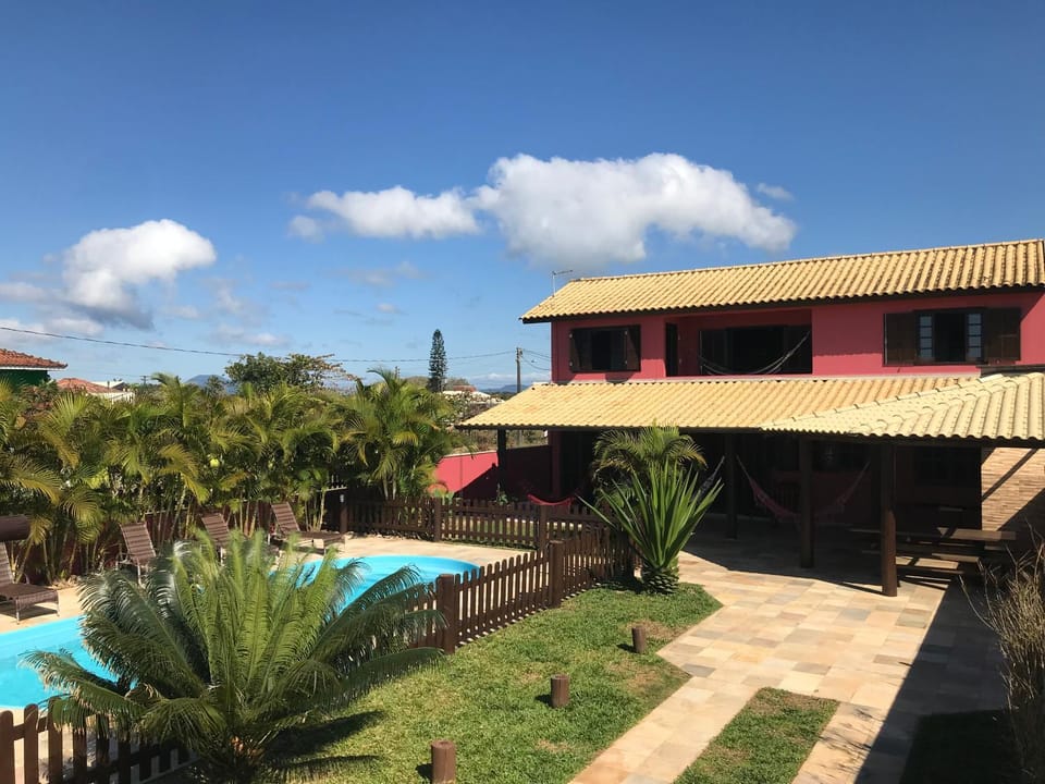 Linda residência pé-na-areia, 5 suítes, ar-condicionado, piscina aquecida, adaptada para cadeirantes House in Guaratuba