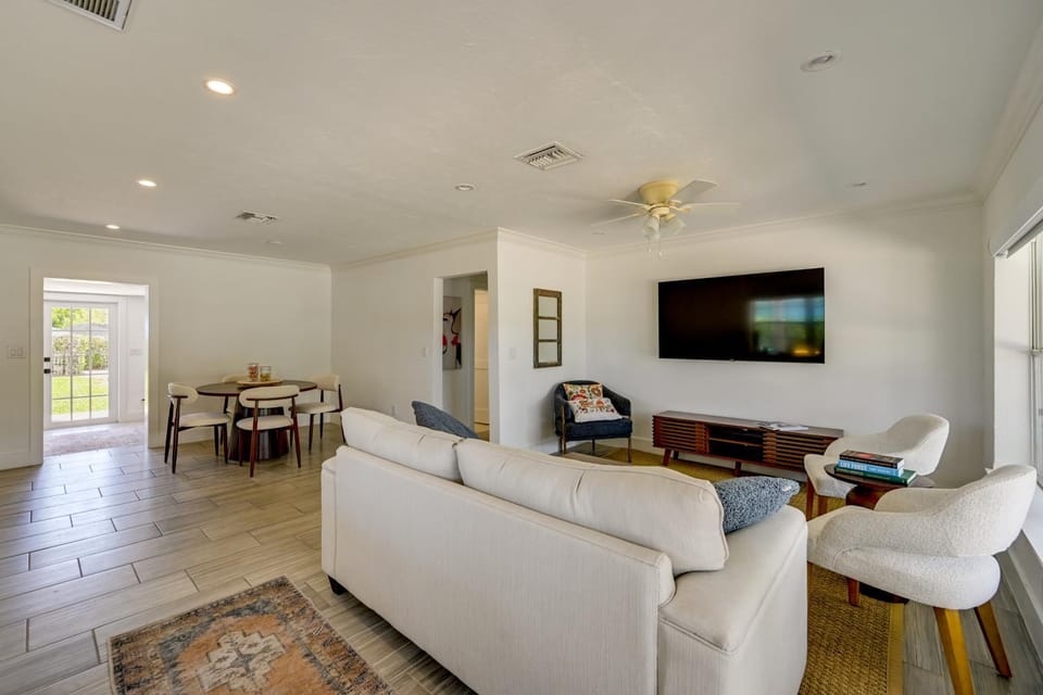 Sunroom & Yard! Family Naples Haven 3 Mi to Beach House in East Naples