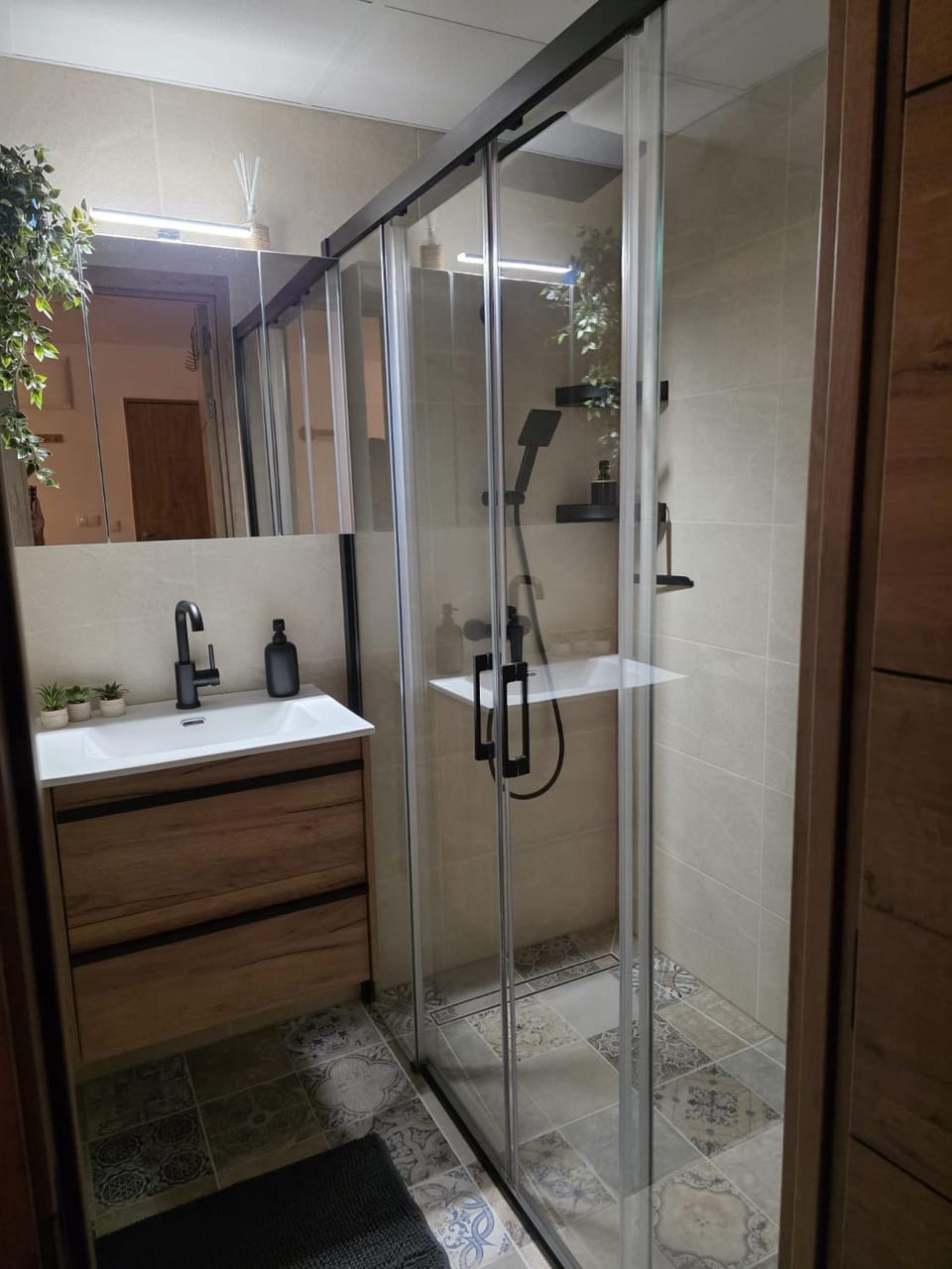Shower, Bathroom