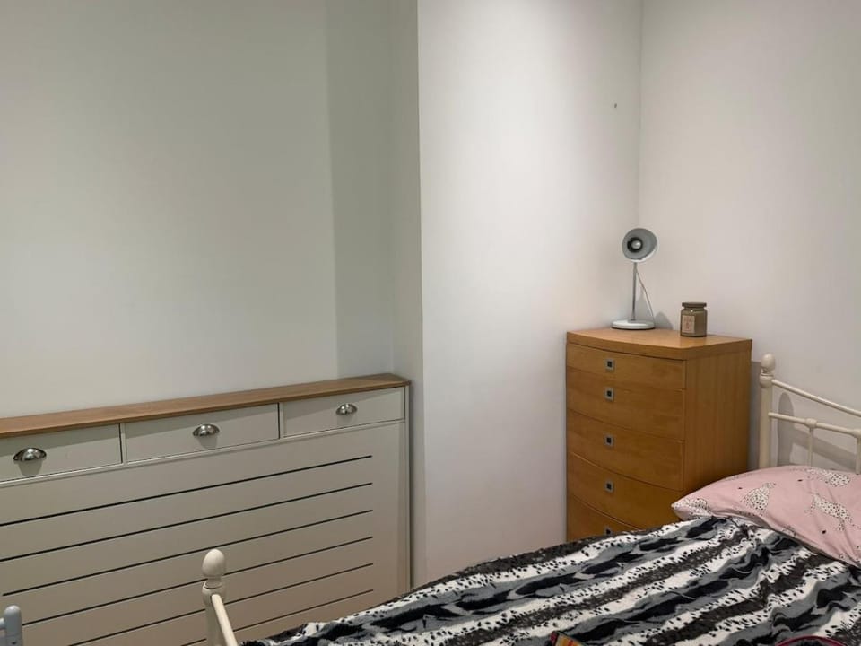 Boho retro newly refurbed, 4 double bedroom house House in Leeds