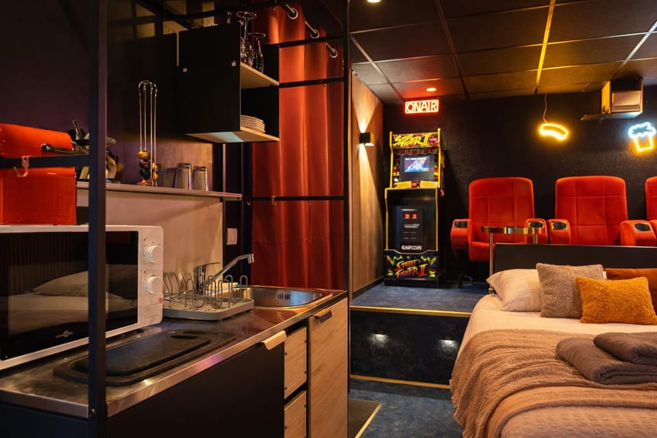Jacuzzi et Cinéma, Merignac 1 Apartment in Mérignac