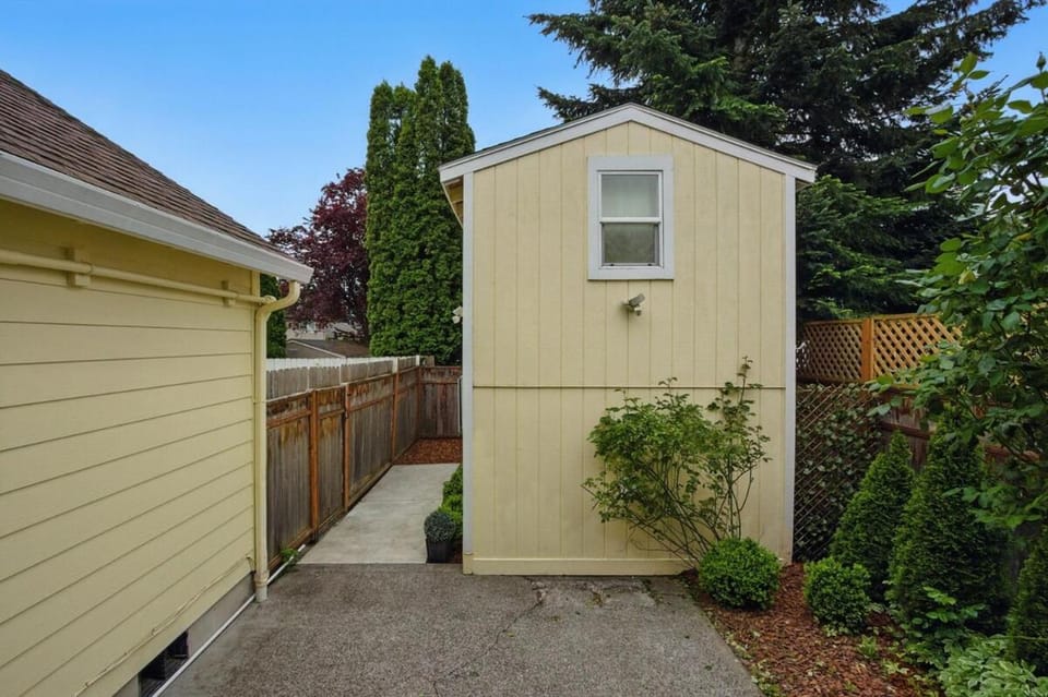 Vancouver Retreat Tiny House 9 Apartment in Vancouver