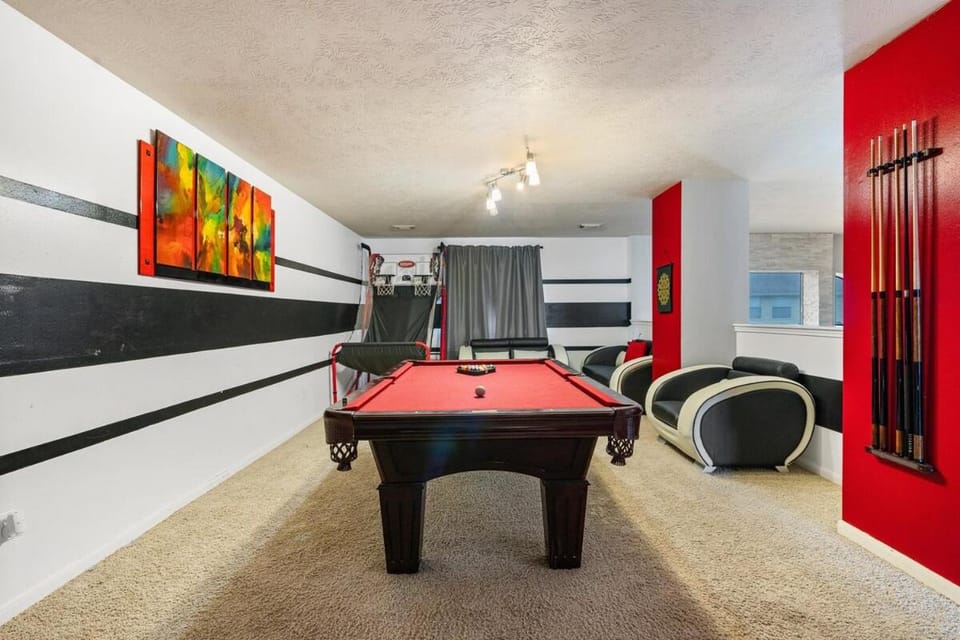 Luxury vacation house that has it all & close to everything House in Spring