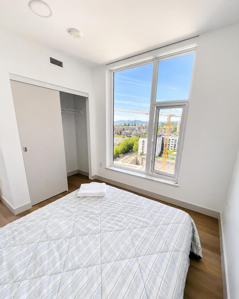 UBC Skyview Retreat Bright 1BR Near Wesbrook Apartment in Richmond