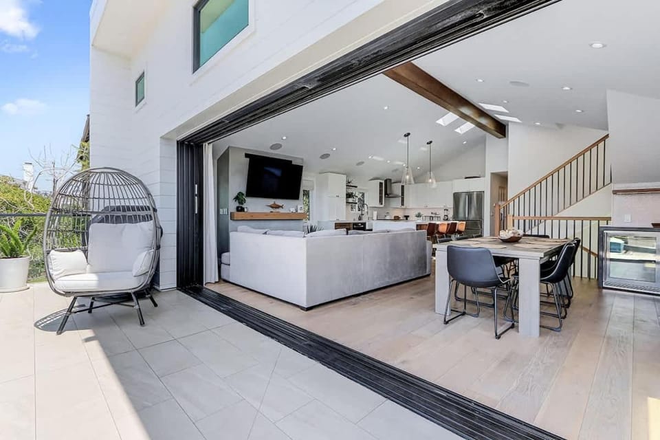 Steps to the Best Beach in LA Rooftop Deck WOW! House in Hermosa Beach