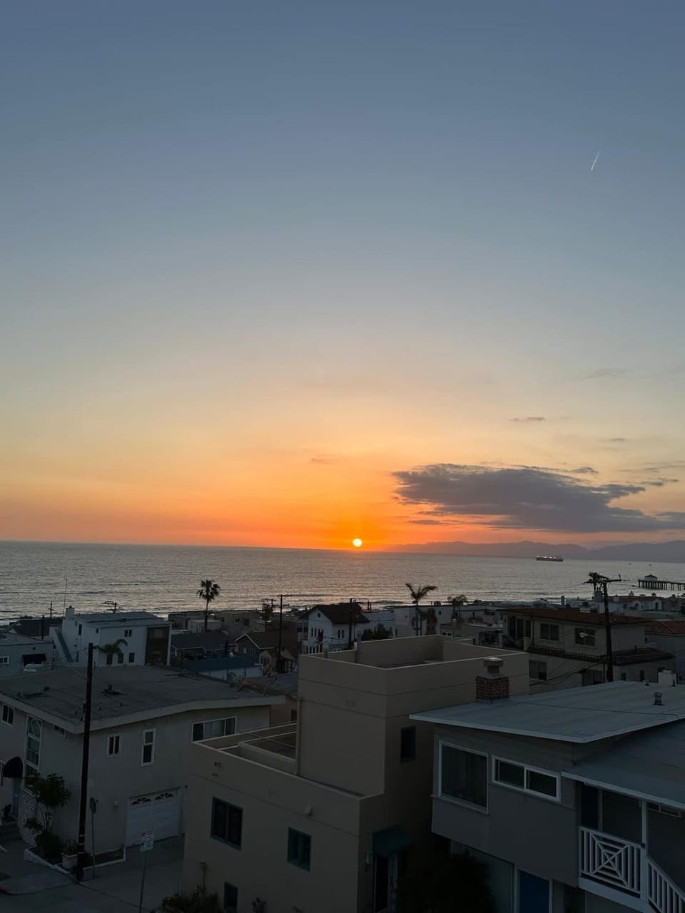 Steps to the Best Beach in LA Rooftop Deck WOW! House in Hermosa Beach