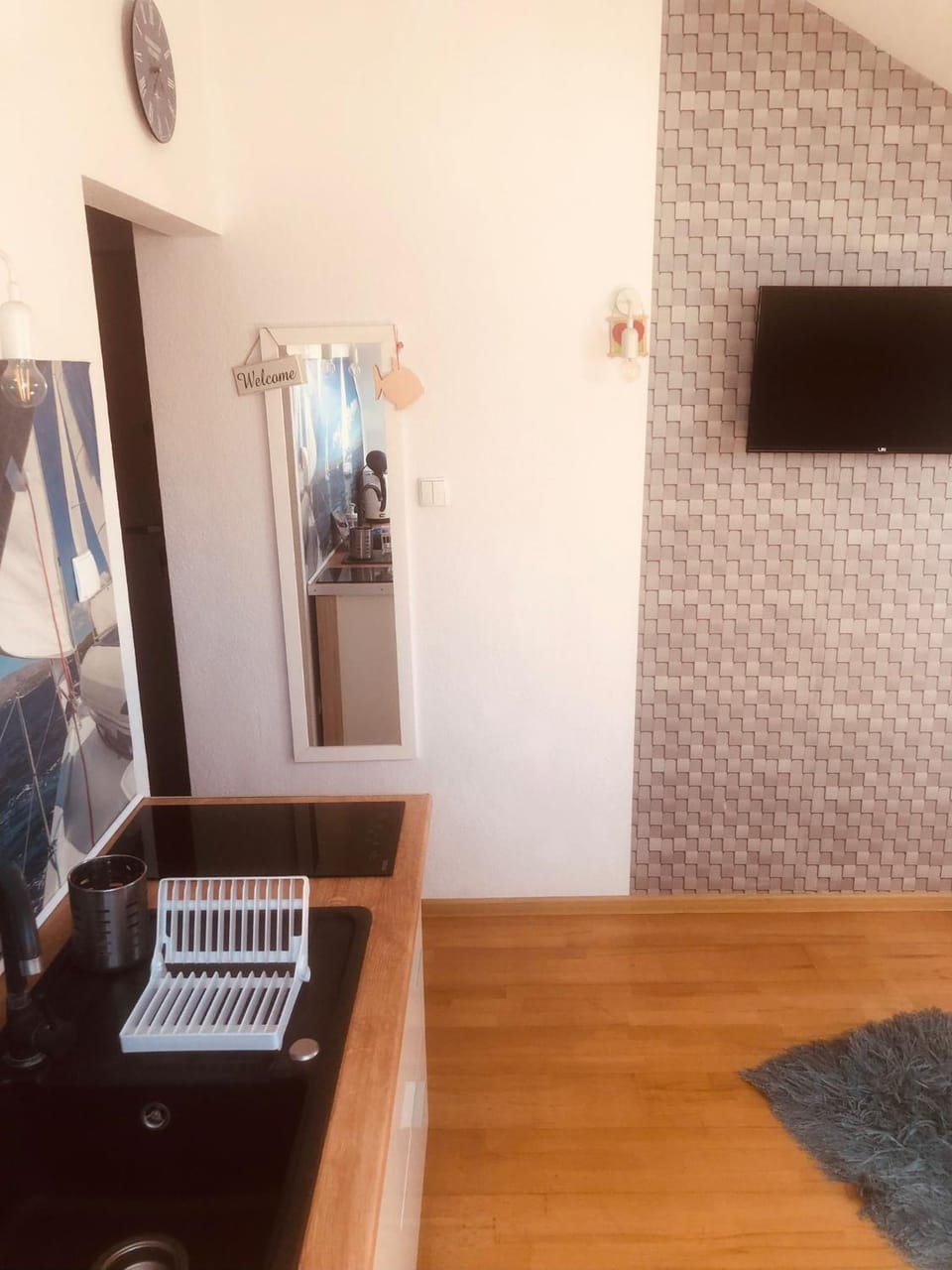 TV and multimedia, Kitchen or kitchenette, locker, microwave, stove