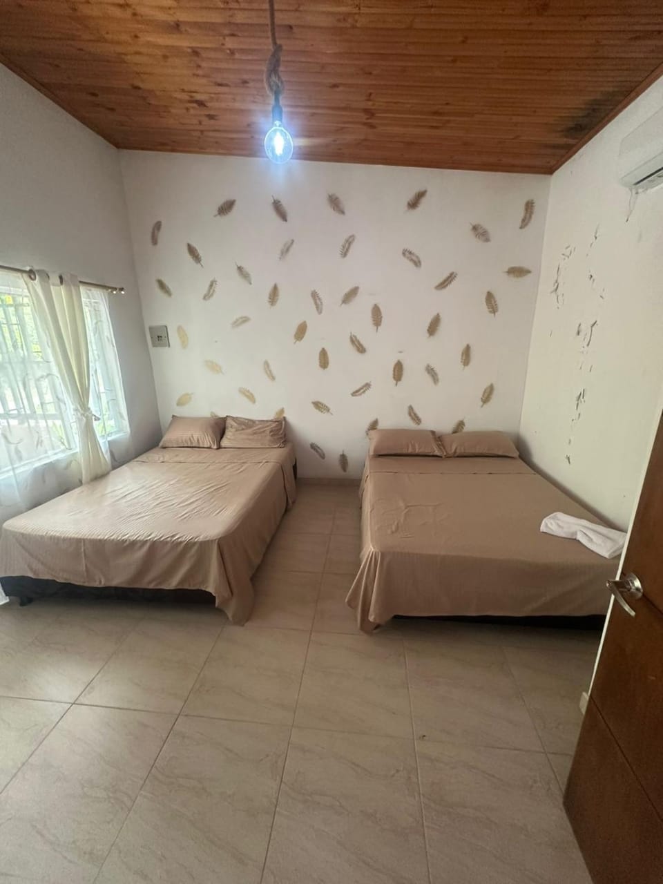 Bed, TV and multimedia, Photo of the whole room, Bedroom, air conditioner