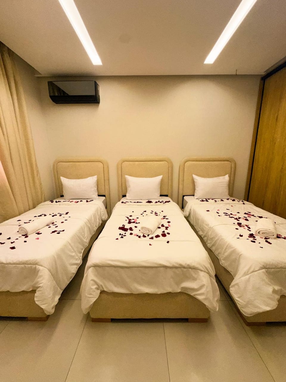 Bed, Photo of the whole room, Bedroom, towels, air conditioner