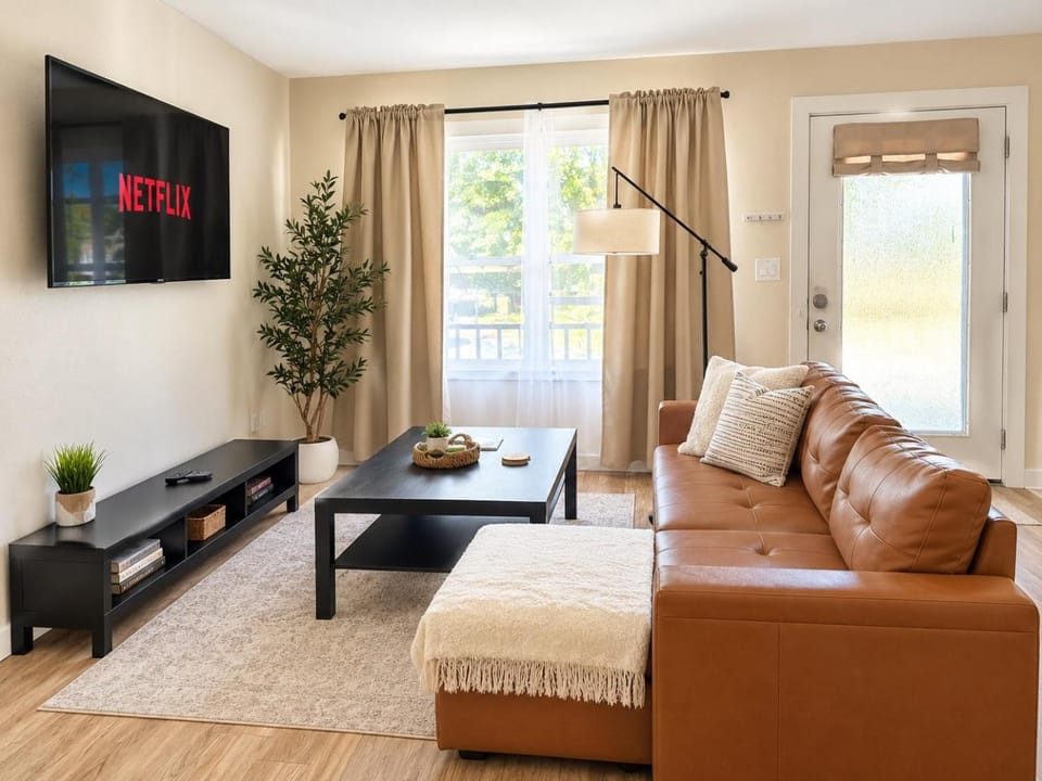 Stylish Tampa Stay Near Raymond James Stadium & TPA Apartment in Tampa