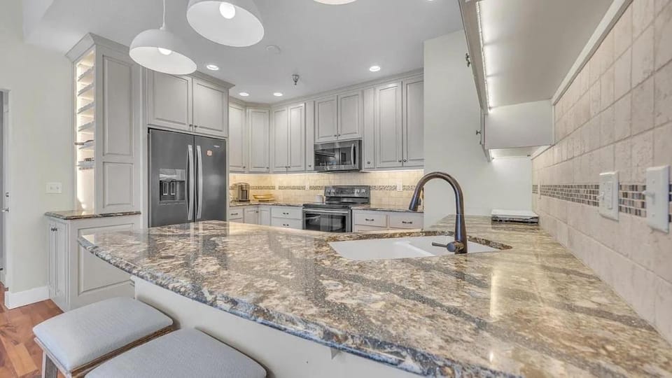 Kitchen or kitchenette, dishwasher, pet friendly, stove