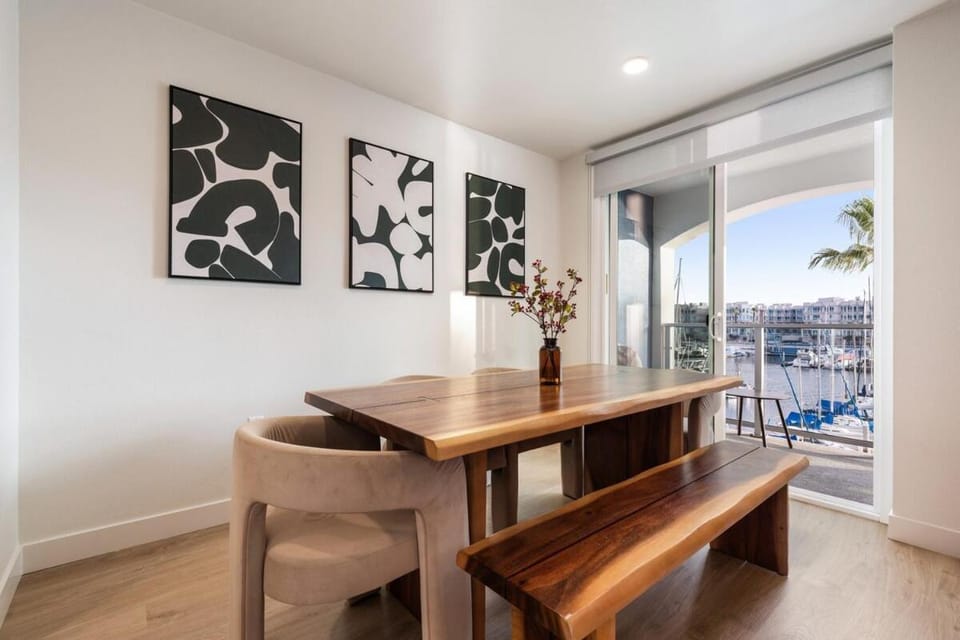 The Jetty Gem Marina View - Pool - Hot Tub - Gym Apartment in Marina del Rey