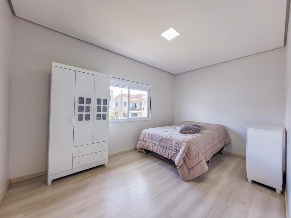 Casa completa com quintal ideal para famílias House in State of Santa Catarina
