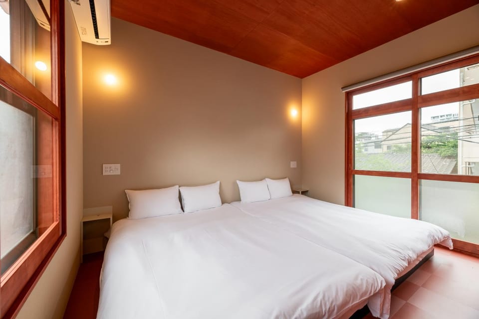 Tamagawa 414 一棟貸切 高宮駅4分 100インチプロジェクター 最大9名 Apartment in Fukuoka