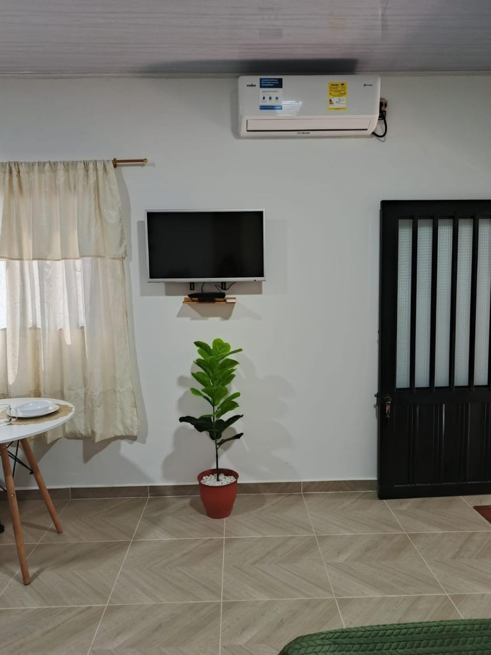 TV and multimedia, air conditioner