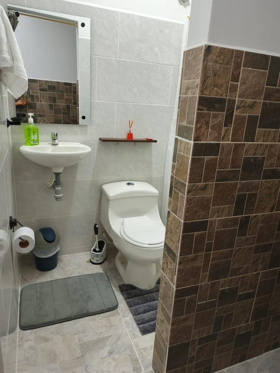 Bathroom, towels