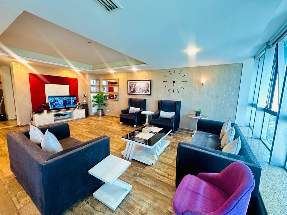 Living room, Seating area