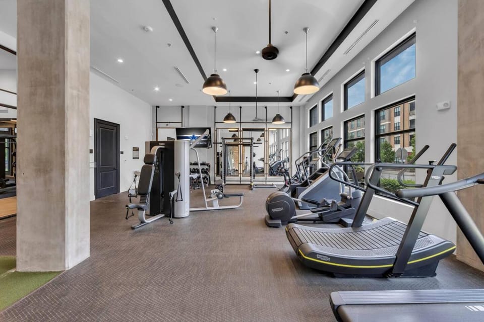 Pool+Gym+ToyotaStadium+PGAGolf+FriscoSquare+W/D - Apartment Vacation rental in Frisco