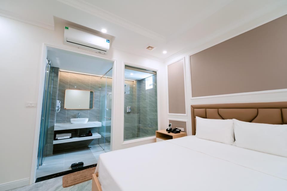 Nhật Tân Hotel VEC - Đông Anh Hotel in Laos