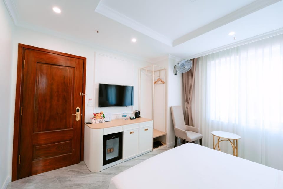 Nhật Tân Hotel VEC - Đông Anh Hotel in Laos