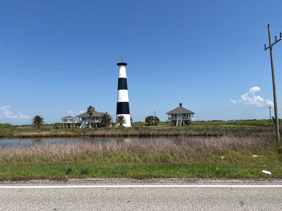 The Elevated Spoonbill Dog-Friendly Beach Retreat House in Bolivar Peninsula