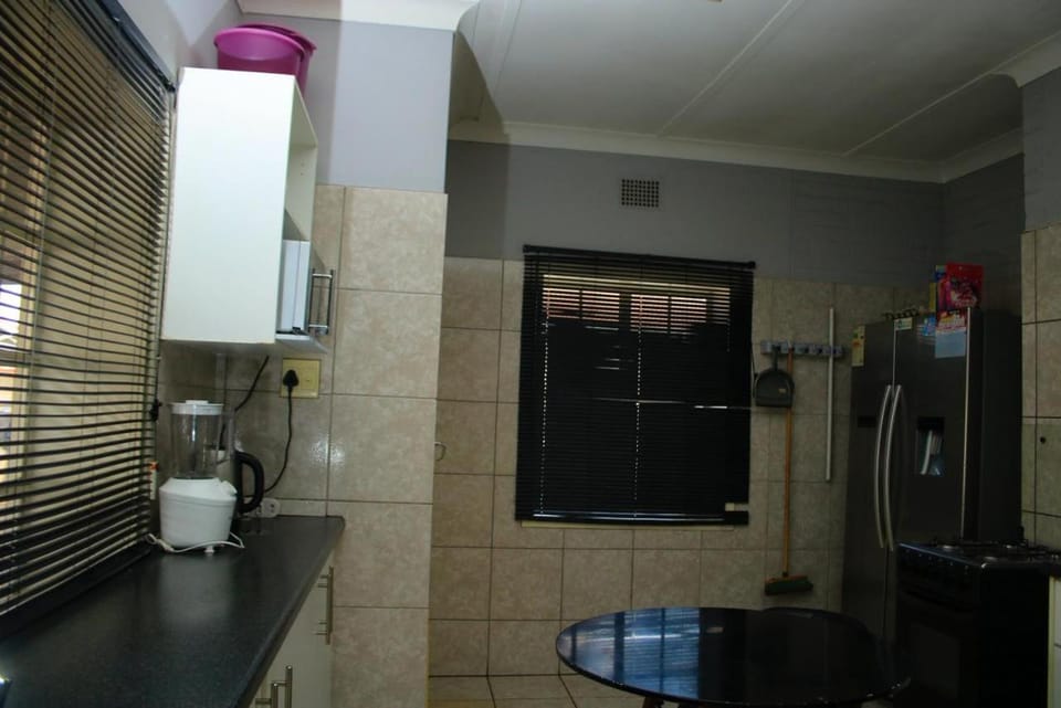 James palace Isando Apartment in Gauteng