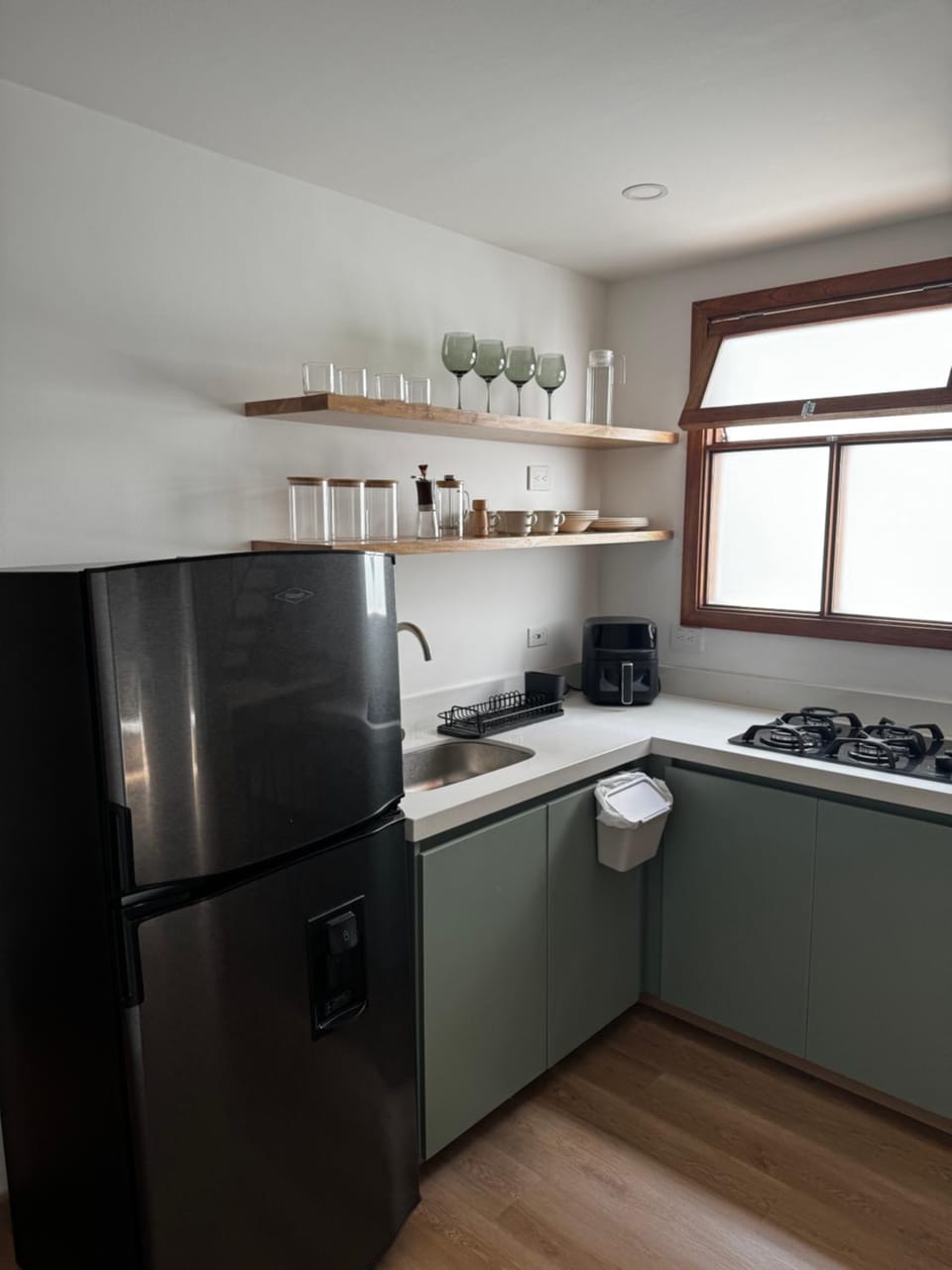 Coffee/tea facilities, Kitchen or kitchenette, minibar, pet friendly, stove