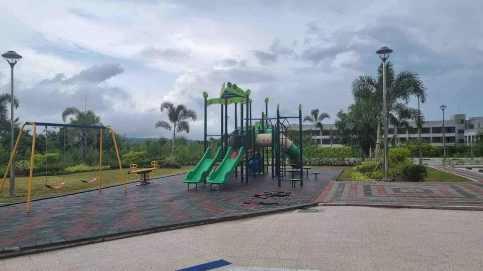 Fresh Condo & Kitchen beside Hilton Clark Dheights Apartment in Angeles
