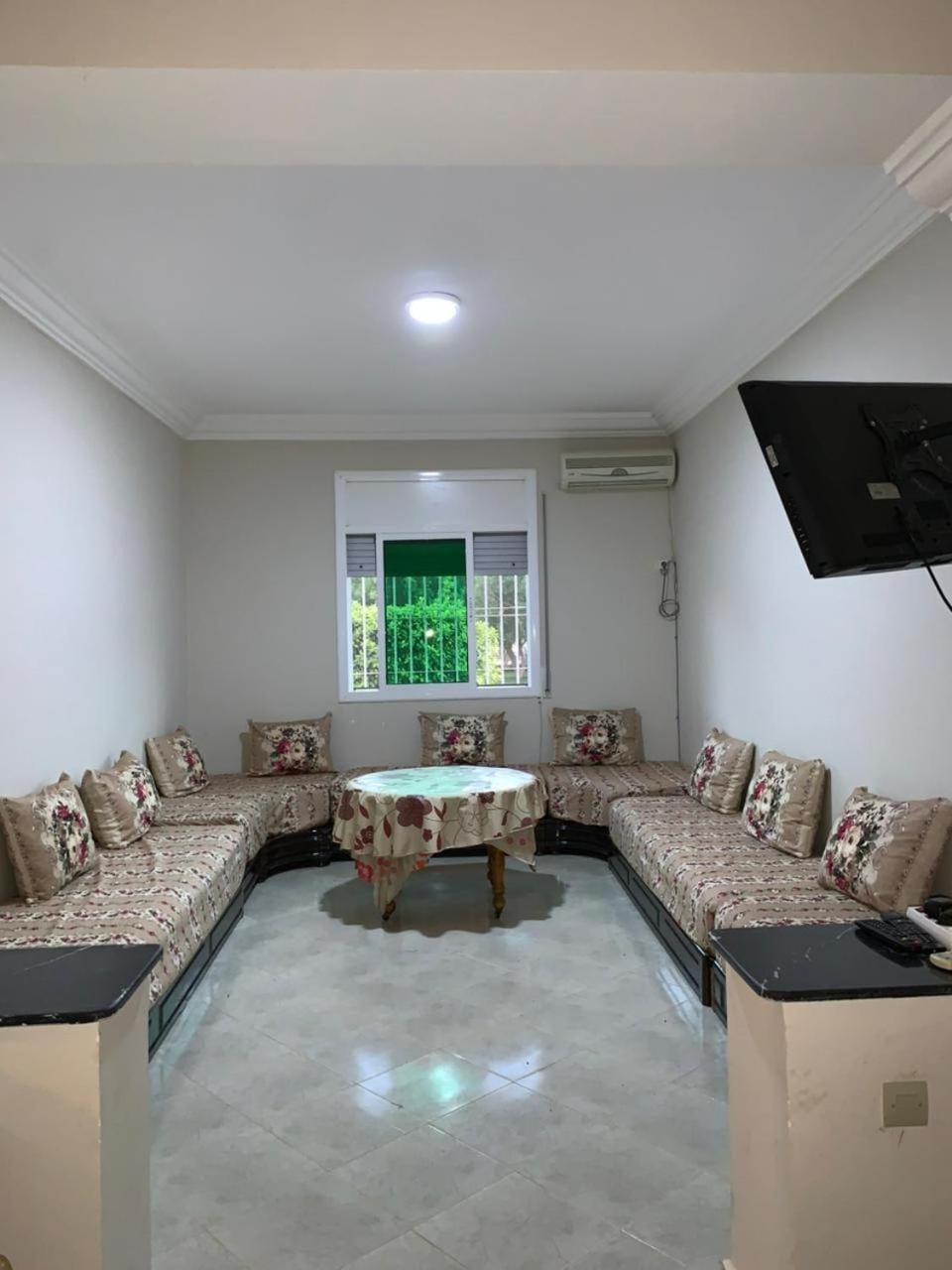 TV and multimedia, Living room, air conditioner