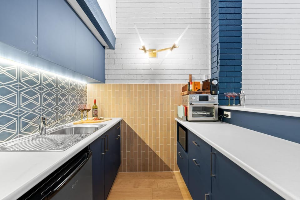 Kitchen or kitchenette
