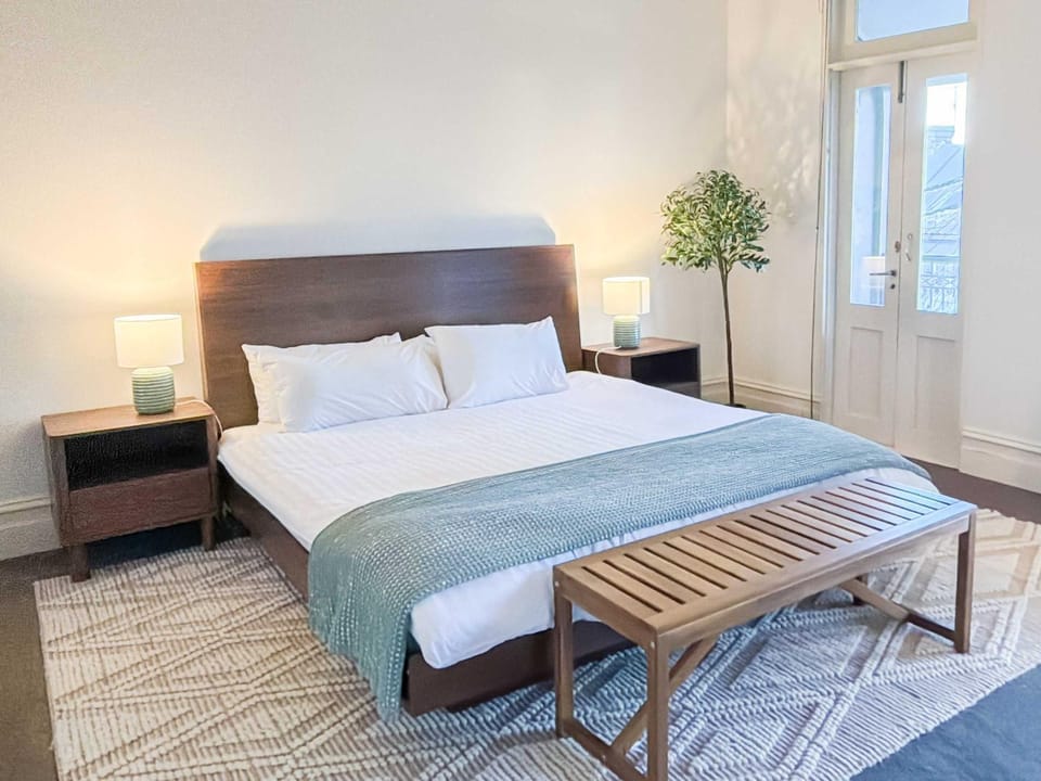 Huge Heritage Terrace, Walk to KX, Parking, BBQ House in Sydney