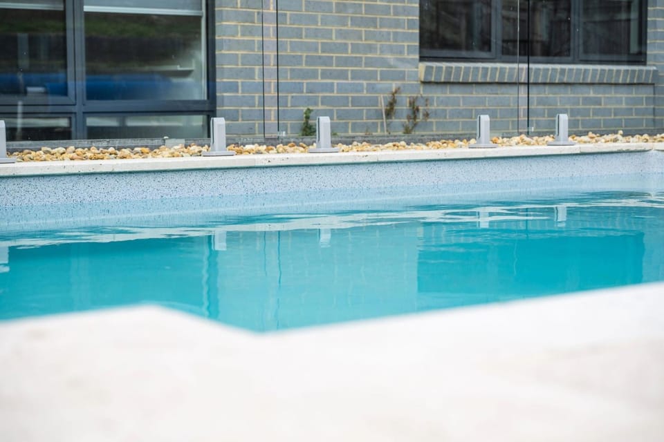 Tea Tree Poolside Escape House in Inverloch