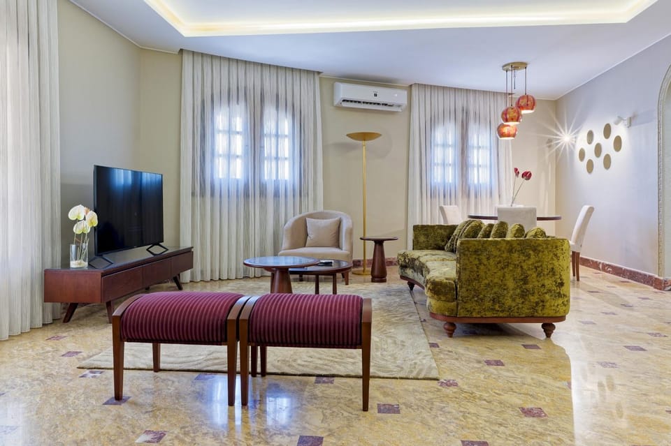 Living room, Seating area, Evening entertainment, air conditioner