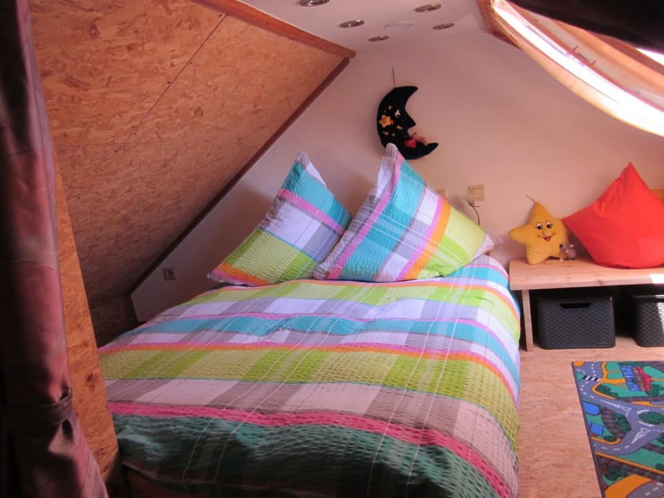 Game Room, Bedroom, children