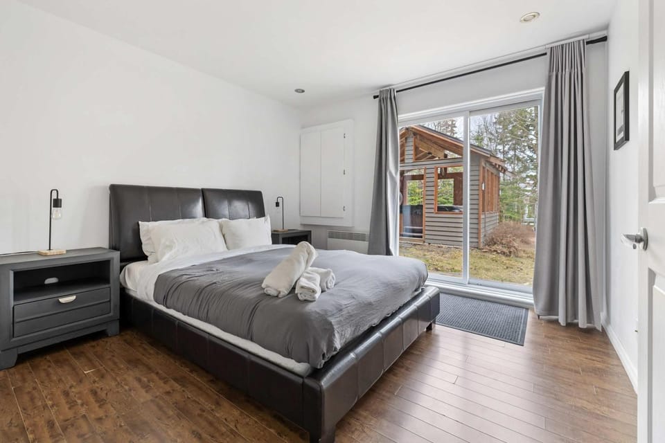 Nocturne Spa Prive 3 Chambres 2 SDB Domaine Boreal Chalet in Baie-Saint-Paul