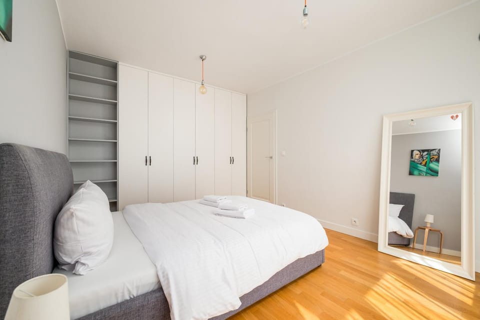 Bedroom, wardrobe