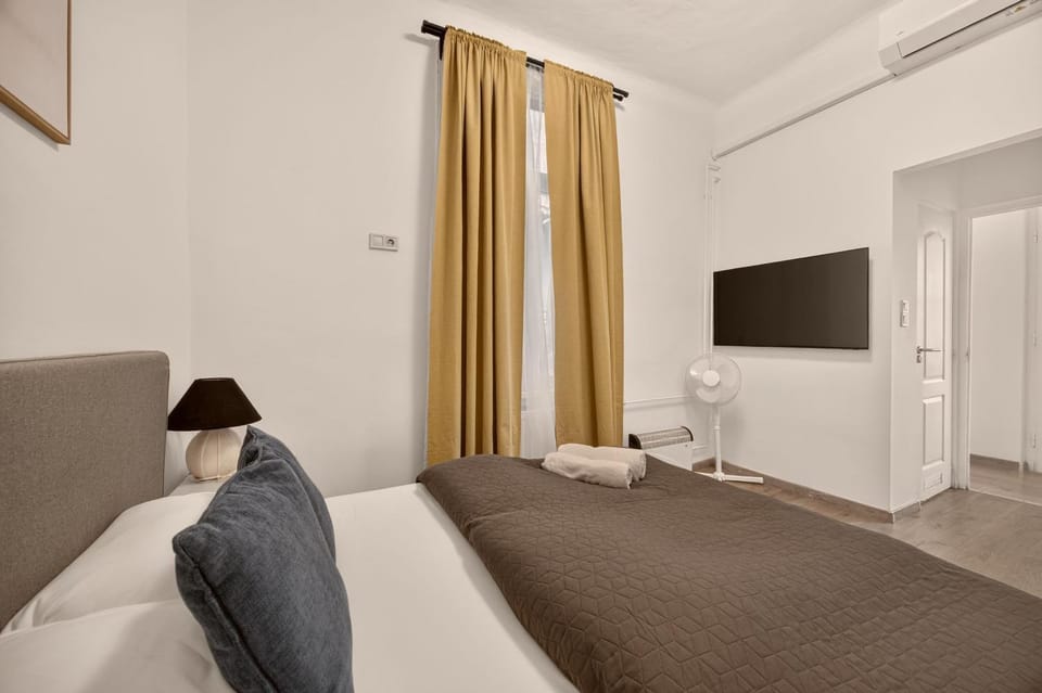 Rakoczi Grand Residence 4BR 4BATH Apartment in Central Budapest Apartment in Budapest