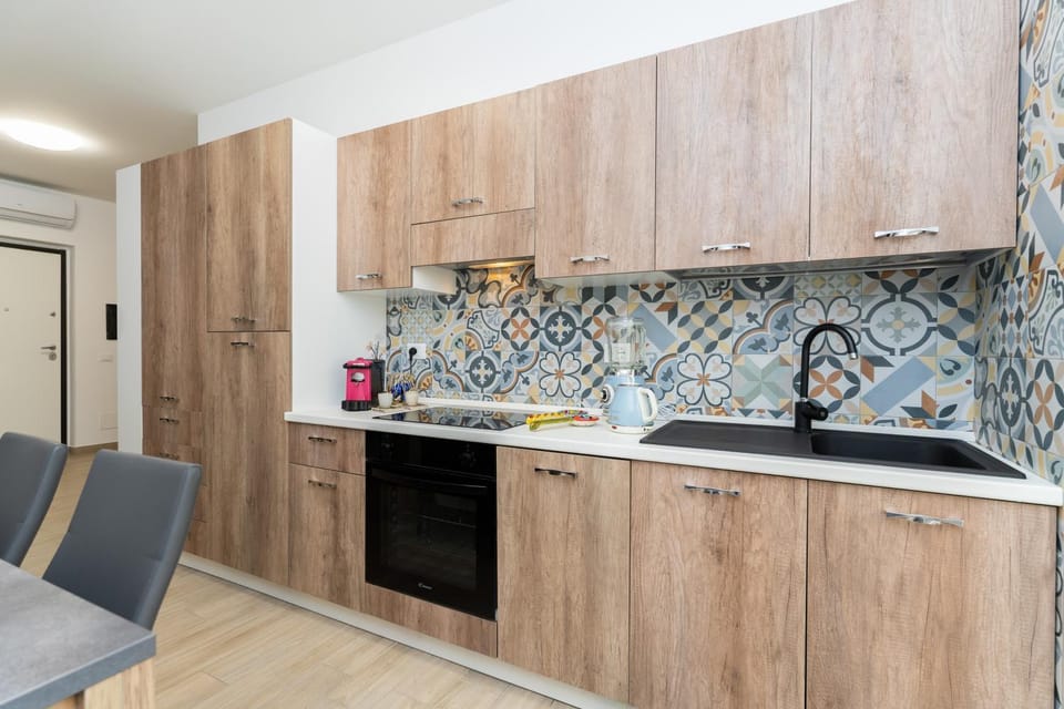 Coffee/tea facilities, Kitchen or kitchenette, Dining area