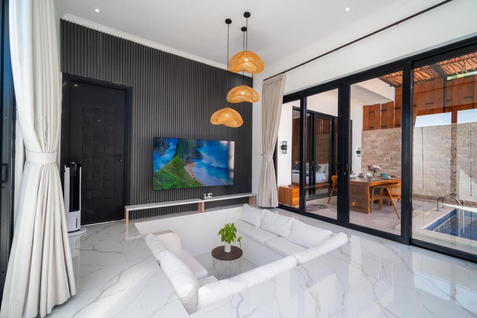 Communal lounge/ TV room