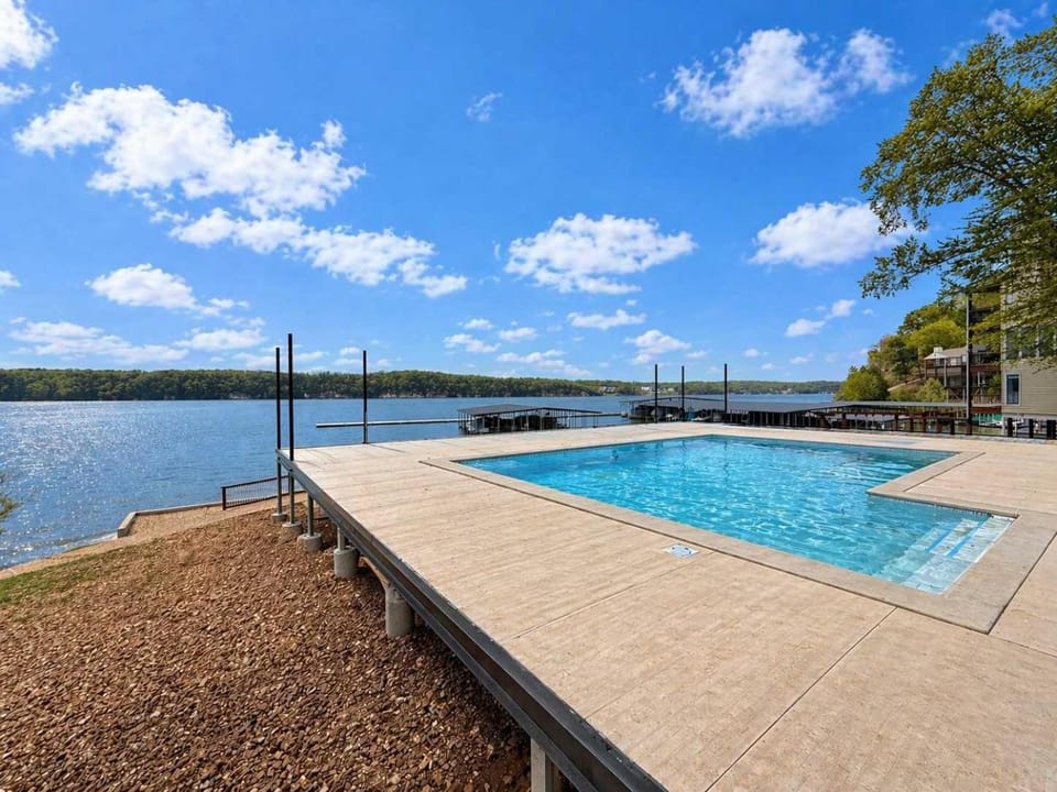 Lakefront Vibes Waterfront Pool House in Lake of the Ozarks