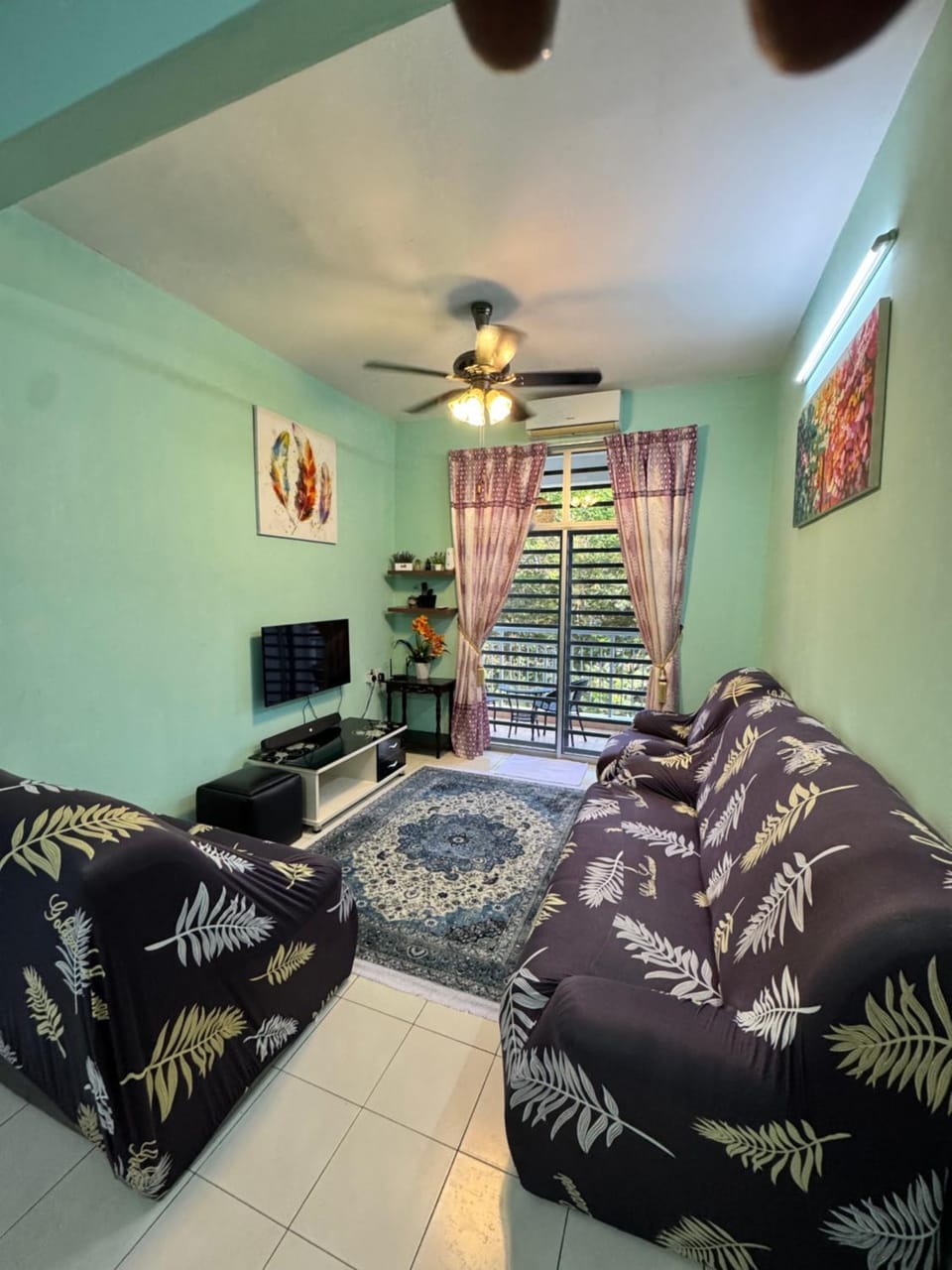 Communal lounge/ TV room, TV and multimedia, Living room, Seating area