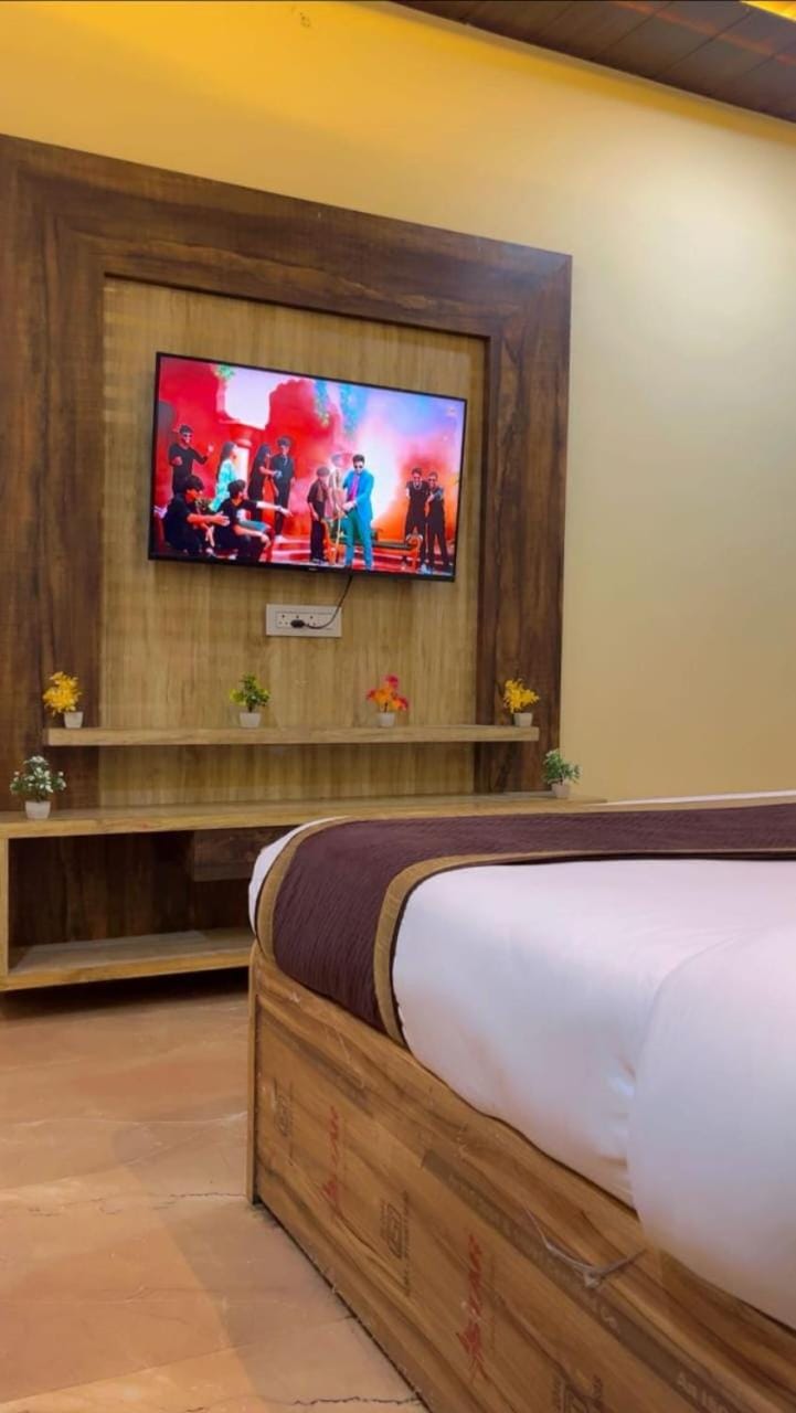 Nirbhay hotel Apartment in Uttar Pradesh
