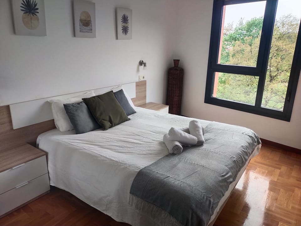 Bedroom, pet friendly